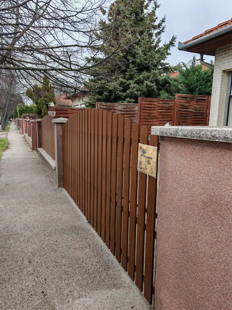 Kapukialakítás szemléltető képe, helyszín nincs megadva