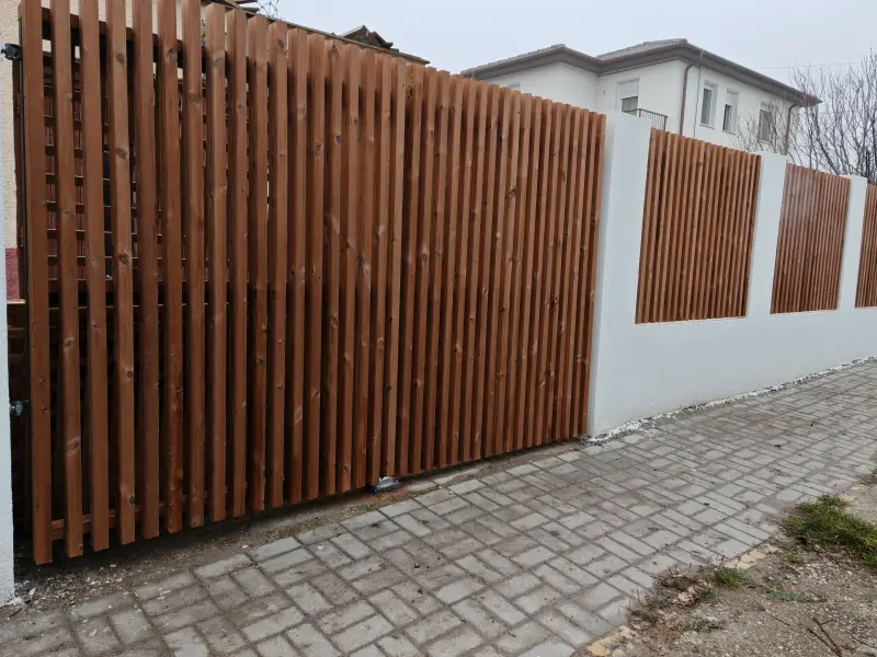 Fa kerítés részlete szemléltető képen